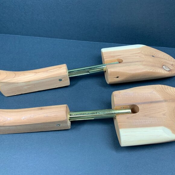Cedar Shoe Trees Men’s Spring Loaded Measures 12” Extended EUC Wooden Stretchers - Picture 4 of 7